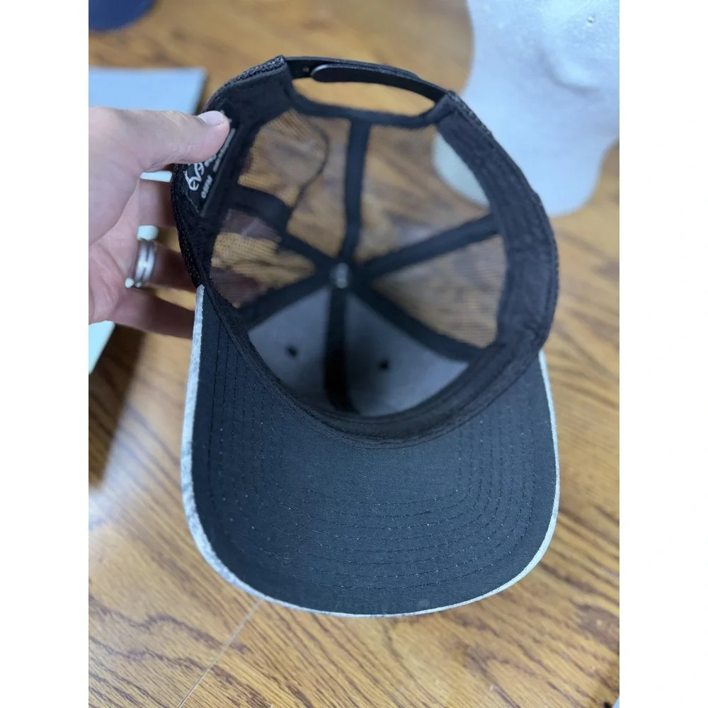 Realtree Hat Cap Snap Back Mens‎ One Size Gray Black Trucker Mesh Patch Fishing